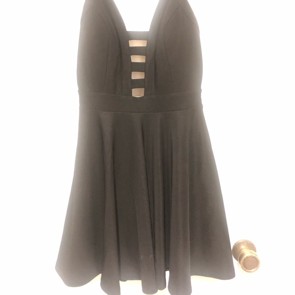 Black open front and back skater dress - Picture 2 of 4